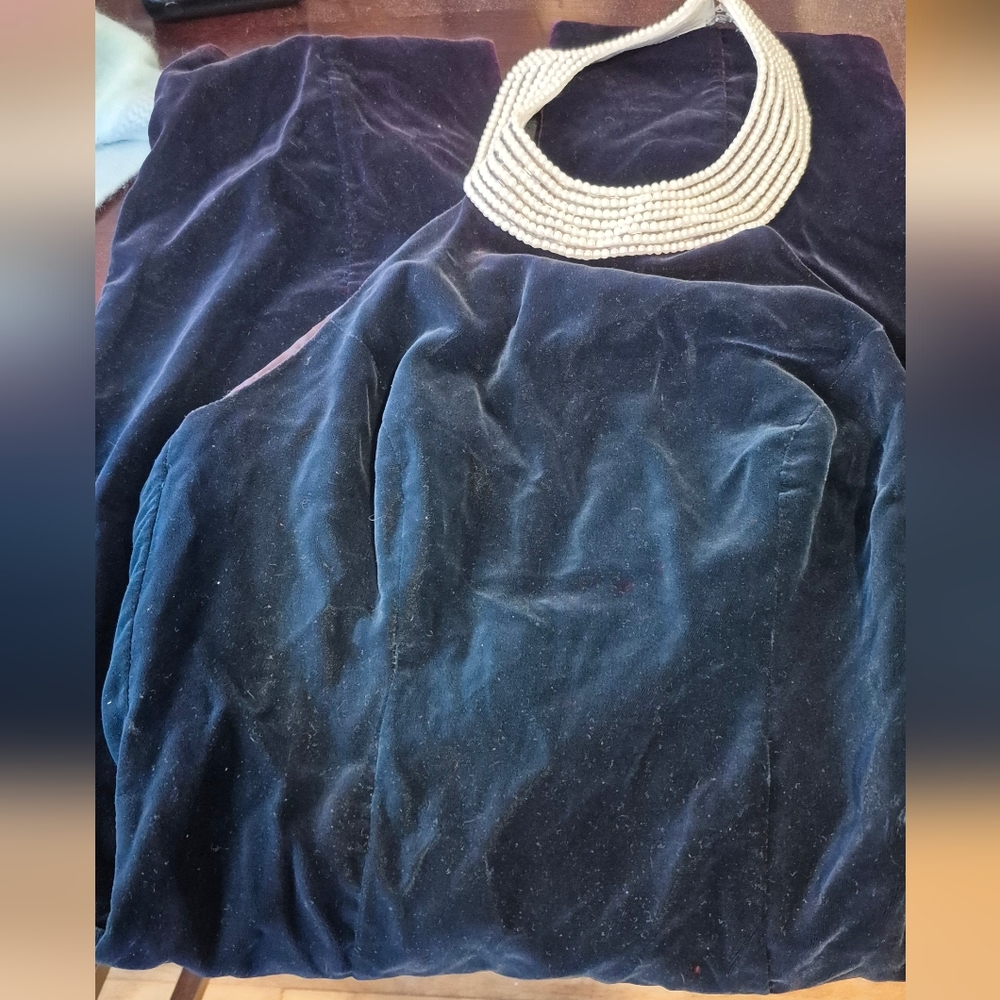 Elegant Velvet Dress with Pearl Collar